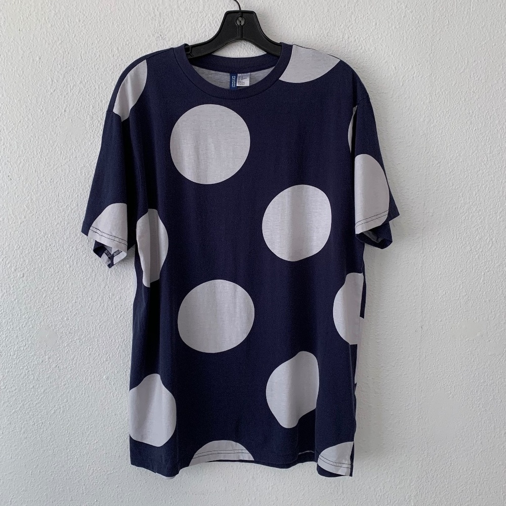 H&M large white polka dot crew neck blue t-shirt